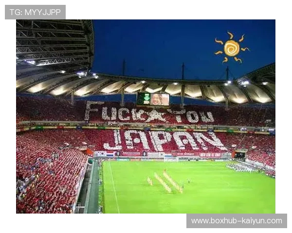 “欧冠主题球迷活动全球同步,圣马梅斯球场氛围热烈” “欧冠主题球迷活动全球同步,圣马梅斯球场氛围热烈”